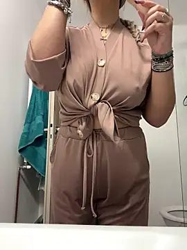 AllysonK online show from December 2025 11:08:01 AM