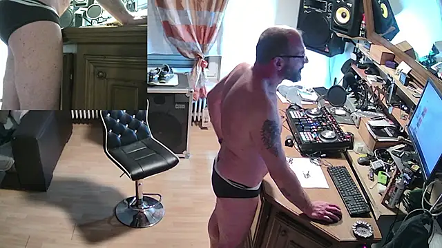 Snapshot of rosaeichel chatting on February 2026 02:06:02 AM rosaeichel online show from February 2026 02:06:02 AM