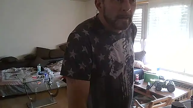 Snapshot of rosaeichel chatting on March 2026 04:02:02 PM rosaeichel online show from March 2026 04:02:02 PM