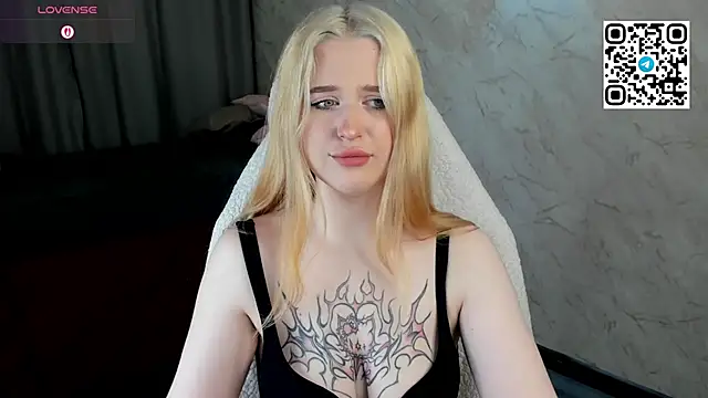 Snapshot of Betany_Foks chatting on May 2026 01:03:02 AM Betany Foks online show from May 2026 01:03:02 AM