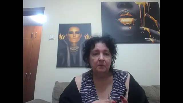 Snapshot of maturekorine chatting on October 2025 06:50:02 PM maturekorine online show from October 2025 06:50:02 PM