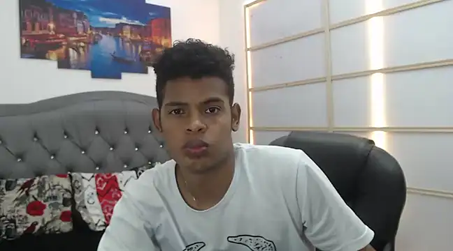 Snapshot of boylittle19cm chatting on March 2025 04:42:02 PM boylittle19cm online show from March 2025 04:42:02 PM
