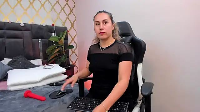 RubbyTaylor online show from February 2025 08:42:02 PM