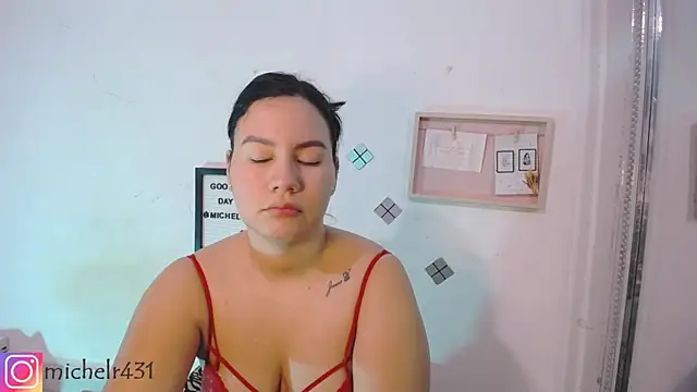 Mia  reys online show from September 2025 12:18:01 PM