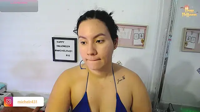 Mia  reys online show from November 2025 02:29:02 PM