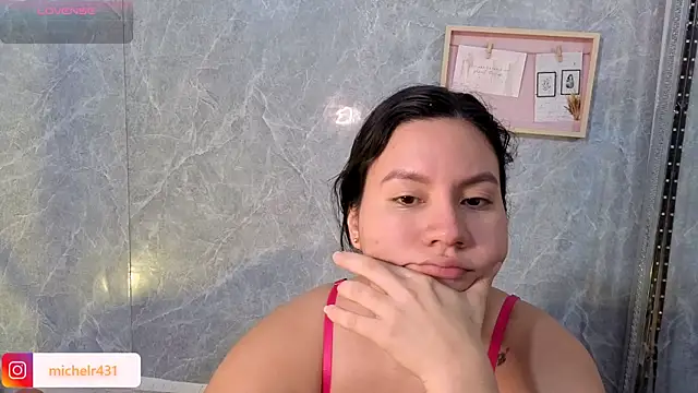Snapshot of Mia__reys chatting on May 2026 01:18:02 PM Mia reys online show from May 2026 01:18:02 PM