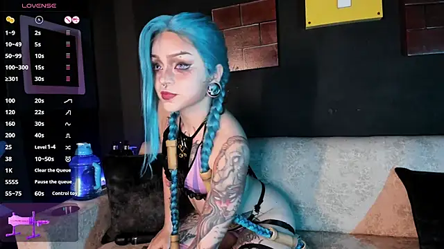 Snapshot of Elettra_Rou chatting on December 2024 11:21:01 PM Elettra Rou online show from December 2024 11:21:01 PM