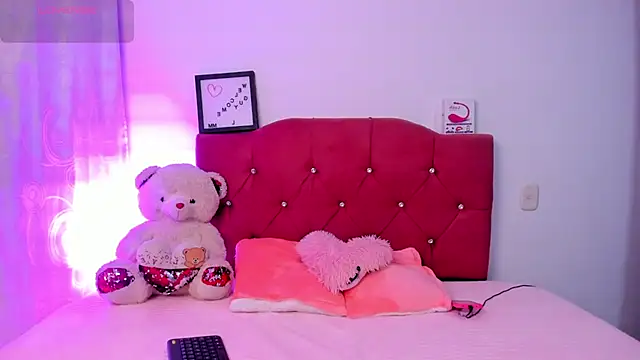 LucianaTomson online show from October 2025 11:02:01 PM