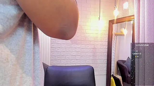  alaiasmile  online show from February 2025 07:21:01 PM