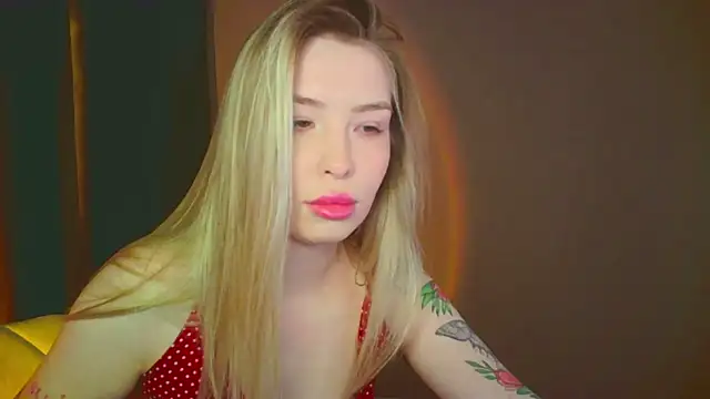 mia raspberrie online show from December 2024 02:36:02 AM