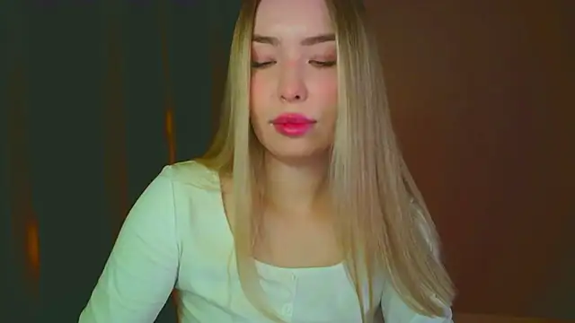 mia raspberrie online show from January 2025 02:42:01 AM