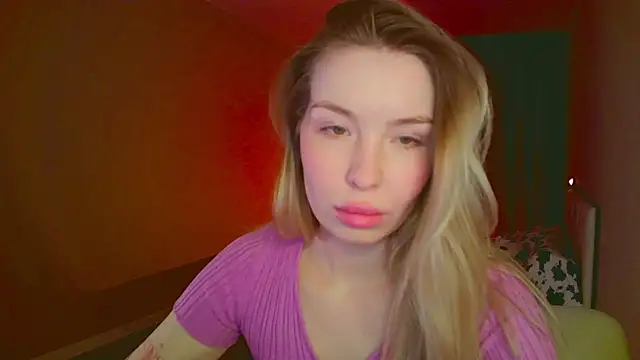 mia raspberrie online show from February 2025 10:36:02 PM