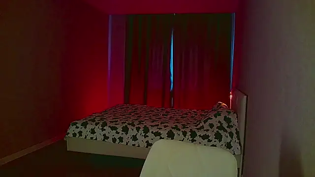 mia raspberrie online show from March 2025 04:30:02 AM