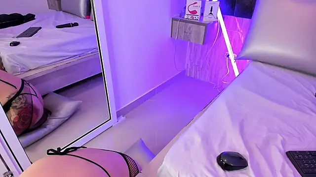 Charlotte Myers online show from February 2025 05:44:01 PM