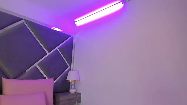 Charlotte Myers online show from November 2025 07:45:02 PM