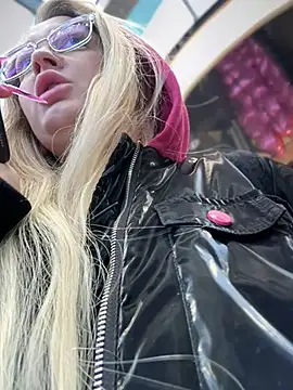 Snapshot of Teya_moon_ chatting on February 2025 12:03:02 PM Teya moon online show from February 2025 12:03:02 PM