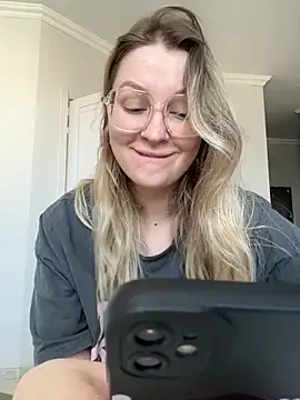 Snapshot of Teya_moon_ chatting on November 2025 10:48:02 AM Teya moon online show from November 2025 10:48:02 AM