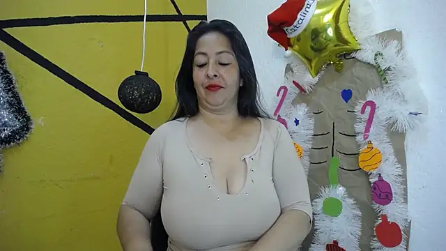 Snapshot of Catalina_JH chatting on December 2024 02:24:02 PM Catalina JH online show from December 2024 02:24:02 PM
