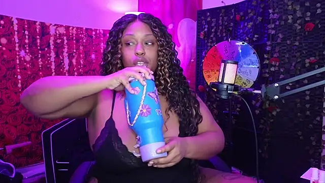 cheriserozequeen online show from February 2026 10:00:02 PM