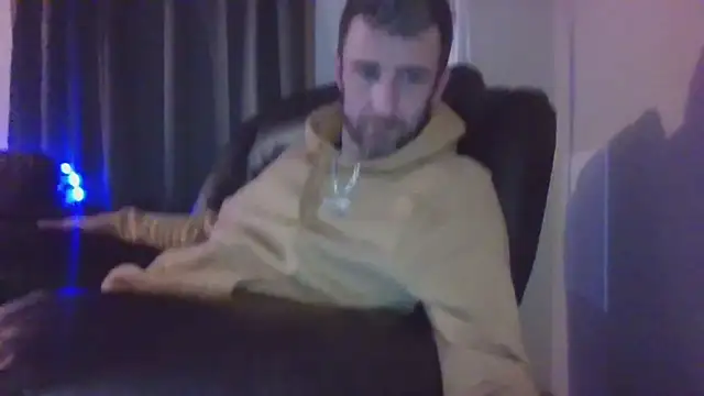 Snapshot of HungStud4You chatting on February 2025 08:27:02 AM HungStud4You online show from February 2025 08:27:02 AM