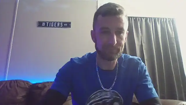 Snapshot of HungStud4You chatting on February 2025 04:41:02 AM HungStud4You online show from February 2025 04:41:02 AM