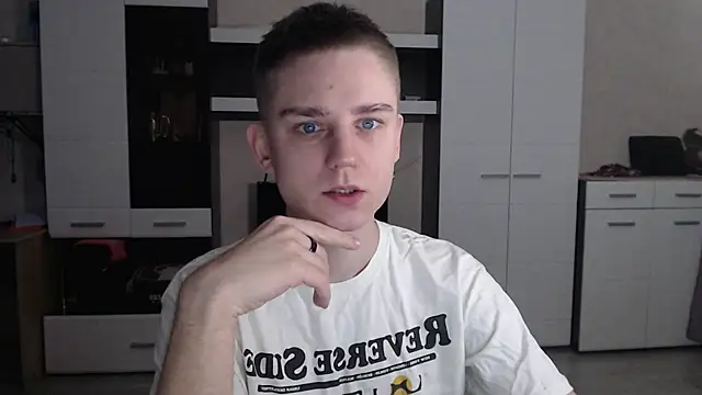 Snapshot of angryzan chatting on January 2025 04:32:01 AM angryzan online show from January 2025 04:32:01 AM