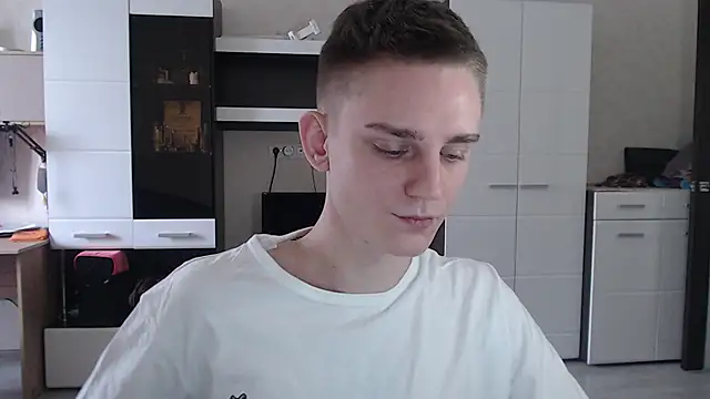 Snapshot of angryzan chatting on January 2025 07:08:02 AM angryzan online show from January 2025 07:08:02 AM