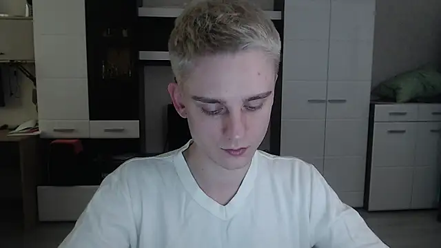 Snapshot of angryzan chatting on February 2025 10:39:02 AM angryzan online show from February 2025 10:39:02 AM