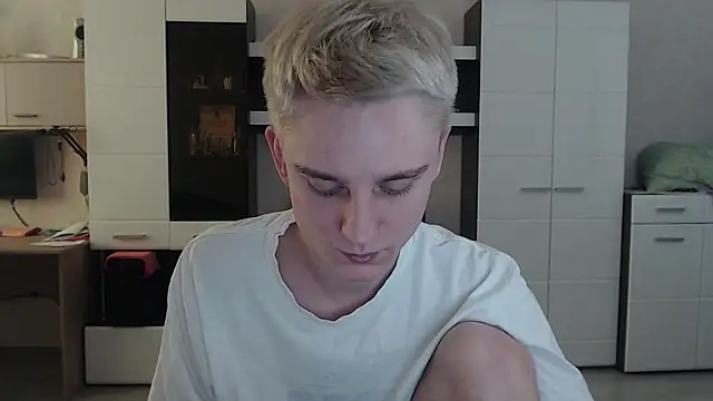 Snapshot of angryzan chatting on February 2025 09:11:01 AM angryzan online show from February 2025 09:11:01 AM