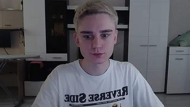 Snapshot of angryzan chatting on March 2025 07:41:01 AM angryzan online show from March 2025 07:41:01 AM