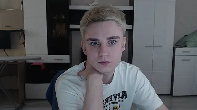 Snapshot of angryzan chatting on March 2025 10:57:01 AM angryzan online show from March 2025 10:57:01 AM