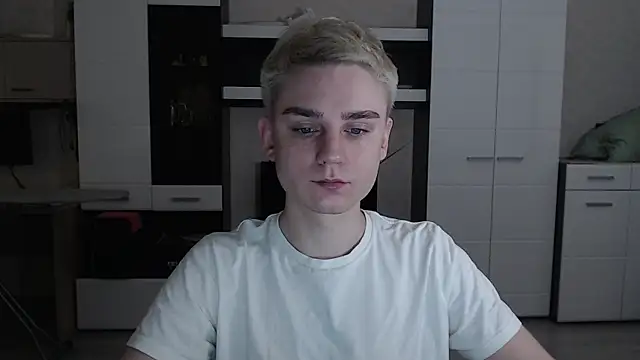 Snapshot of angryzan chatting on March 2025 04:13:01 AM angryzan online show from March 2025 04:13:01 AM