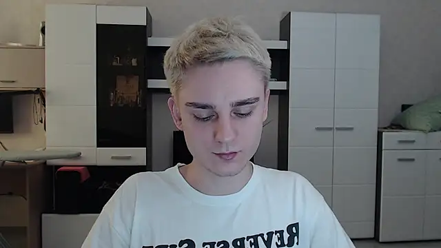 Snapshot of angryzan chatting on March 2025 07:52:01 AM angryzan online show from March 2025 07:52:01 AM