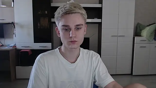 Snapshot of angryzan chatting on March 2025 10:48:01 AM angryzan online show from March 2025 10:48:01 AM