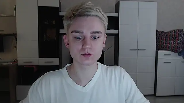 Snapshot of angryzan chatting on March 2025 05:38:02 AM angryzan online show from March 2025 05:38:02 AM