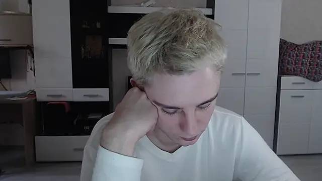 Snapshot of angryzan chatting on March 2025 08:37:02 AM angryzan online show from March 2025 08:37:02 AM