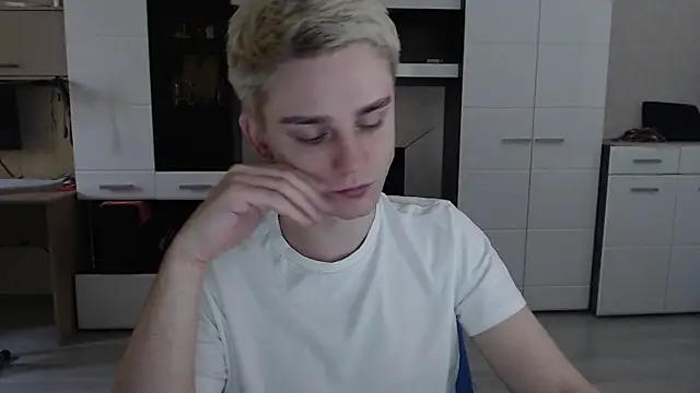 Snapshot of angryzan chatting on March 2025 07:13:02 AM angryzan online show from March 2025 07:13:02 AM