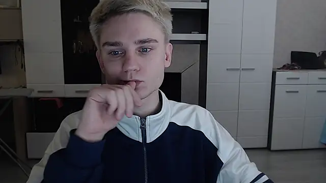 Snapshot of angryzan chatting on March 2025 04:15:02 AM angryzan online show from March 2025 04:15:02 AM