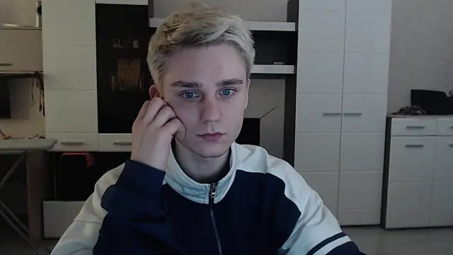 Snapshot of angryzan chatting on March 2025 07:19:02 AM angryzan online show from March 2025 07:19:02 AM