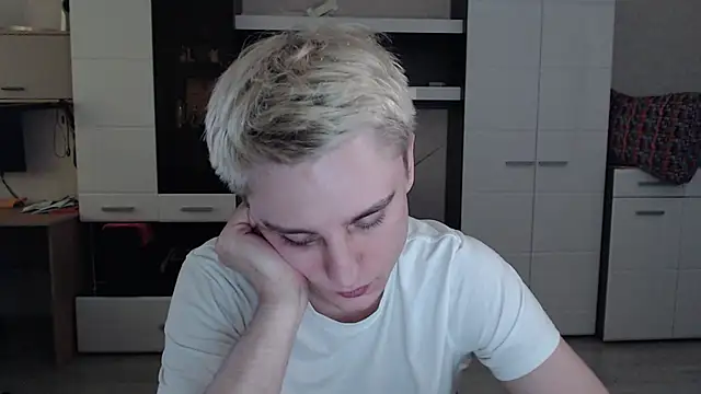 Snapshot of angryzan chatting on March 2025 07:00:02 AM angryzan online show from March 2025 07:00:02 AM