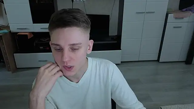 Snapshot of angryzan chatting on January 2026 07:02:02 AM angryzan online show from January 2026 07:02:02 AM