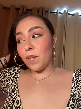 Snapshot of SofiMeza chatting on January 2025 05:30:02 PM SofiMeza online show from January 2025 05:30:02 PM