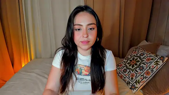 Snapshot of SofiMeza chatting on February 2025 06:01:01 PM SofiMeza online show from February 2025 06:01:01 PM