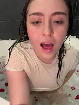 Snapshot of SofiMeza chatting on February 2025 04:52:01 PM SofiMeza online show from February 2025 04:52:01 PM