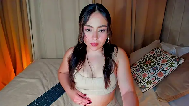 Snapshot of SofiMeza chatting on February 2025 03:47:01 PM SofiMeza online show from February 2025 03:47:01 PM