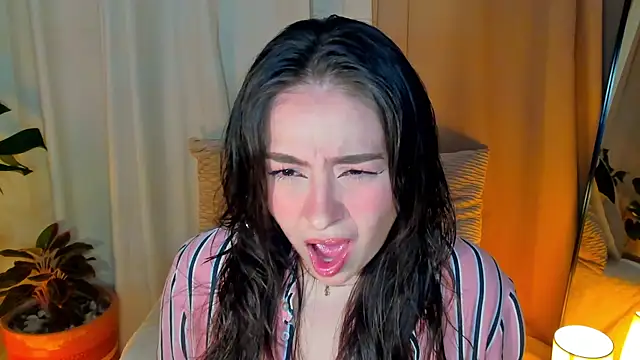 Snapshot of SofiMeza chatting on March 2025 03:12:02 PM SofiMeza online show from March 2025 03:12:02 PM