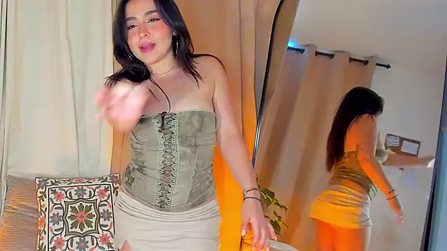 Snapshot of SofiMeza chatting on March 2025 06:37:02 PM SofiMeza online show from March 2025 06:37:02 PM