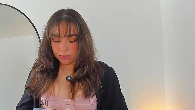 Snapshot of SofiMeza chatting on September 2025 01:56:01 PM SofiMeza online show from September 2025 01:56:01 PM