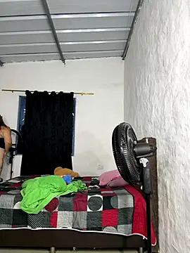 Snapshot of Sofia_Queen17 chatting on October 2025 10:47:02 AM Sofia Queen17 online show from October 2025 10:47:02 AM