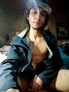 Snapshot of Pitudo20cmm chatting on September 2025 07:52:02 AM Pitudo20cmm online show from September 2025 07:52:02 AM